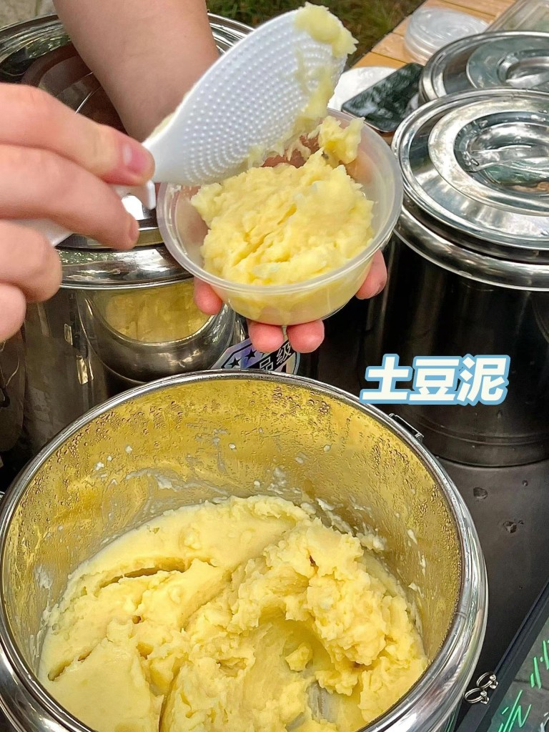 图片[2]-浇汁土豆泥商用配方技术 | 摆摊外卖门店爆款 | 绵密细腻多口味浇汁完整教程-紫寻食集-阿紫姑娘小吃配方网