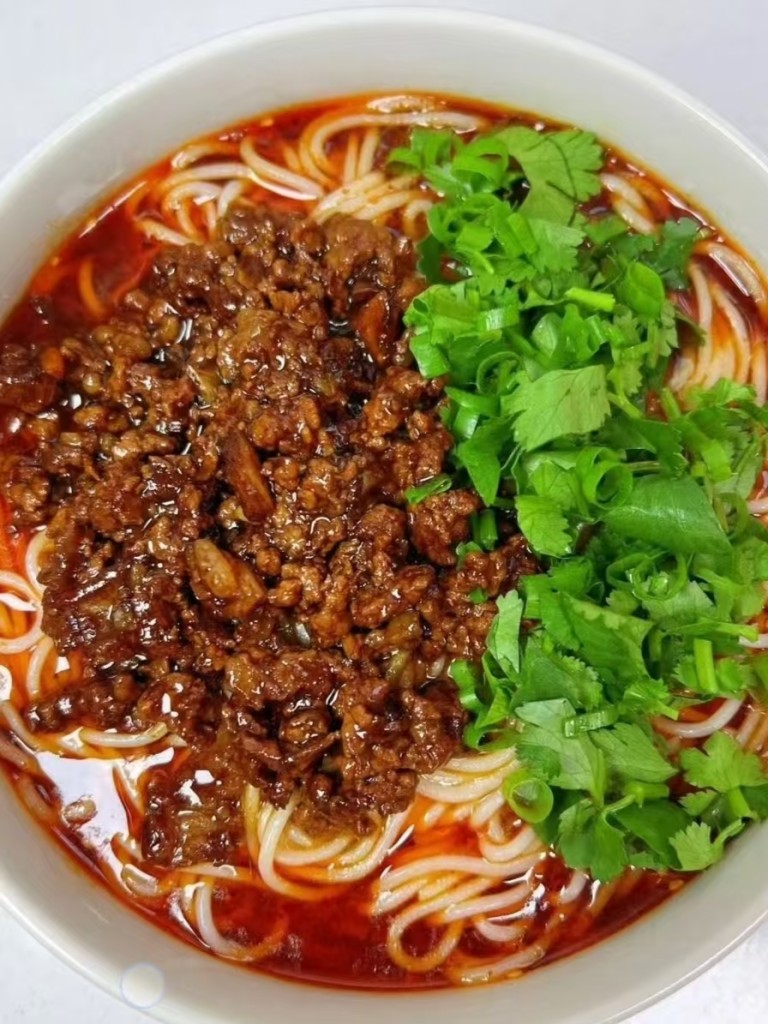 图片[1]-9款商用米线底料核心技术｜香菇鸡丁+老坛酸菜商用摆摊配方-阿紫姑娘小吃配方网