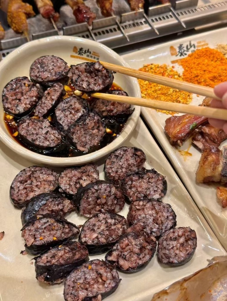 糯米血肠商用配方技术｜手工脆皮肠灌制煮制方法｜夜市引流神器-紫寻食集-阿紫姑娘小吃配方网